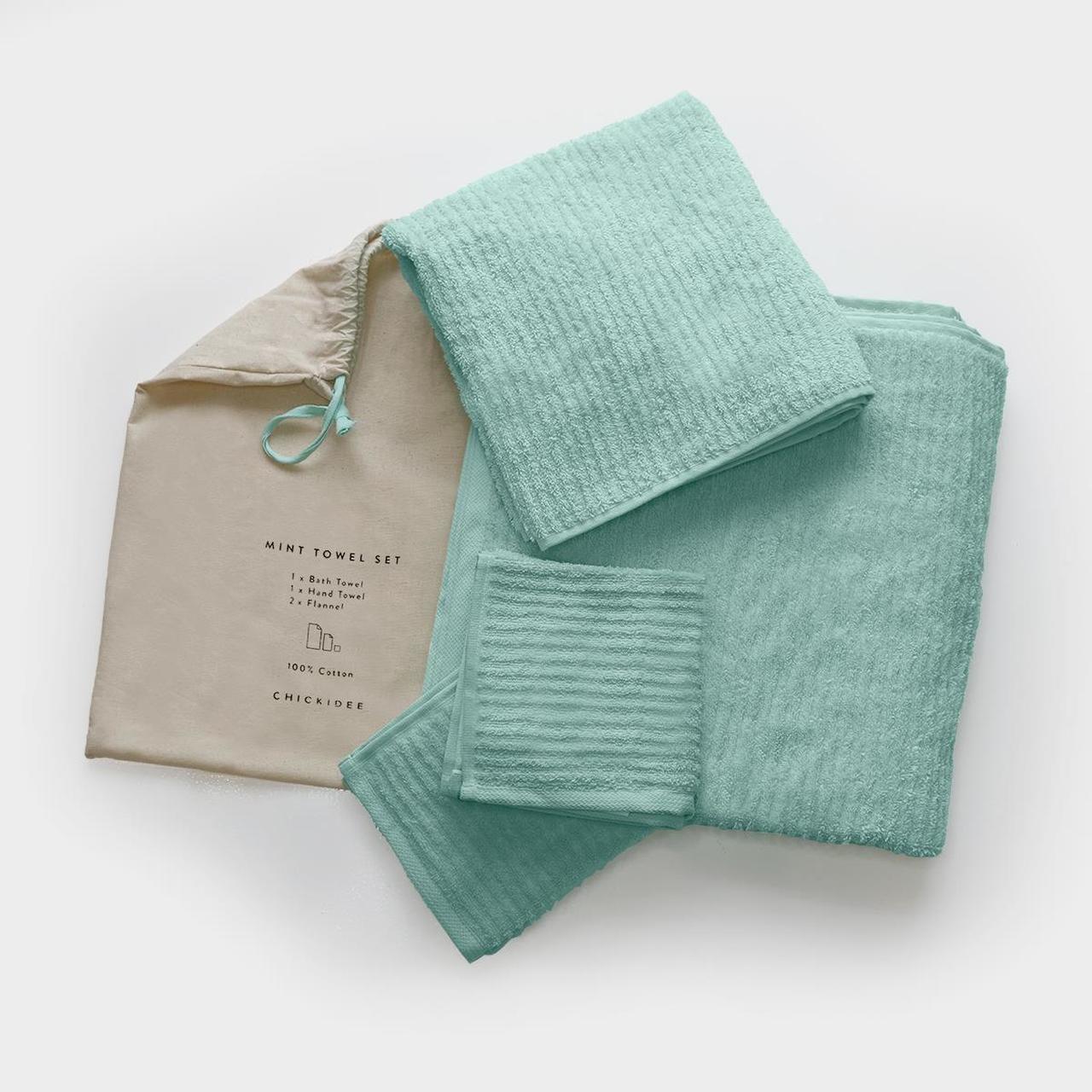 Mint Towel Set with Reusable Drawstring Bag